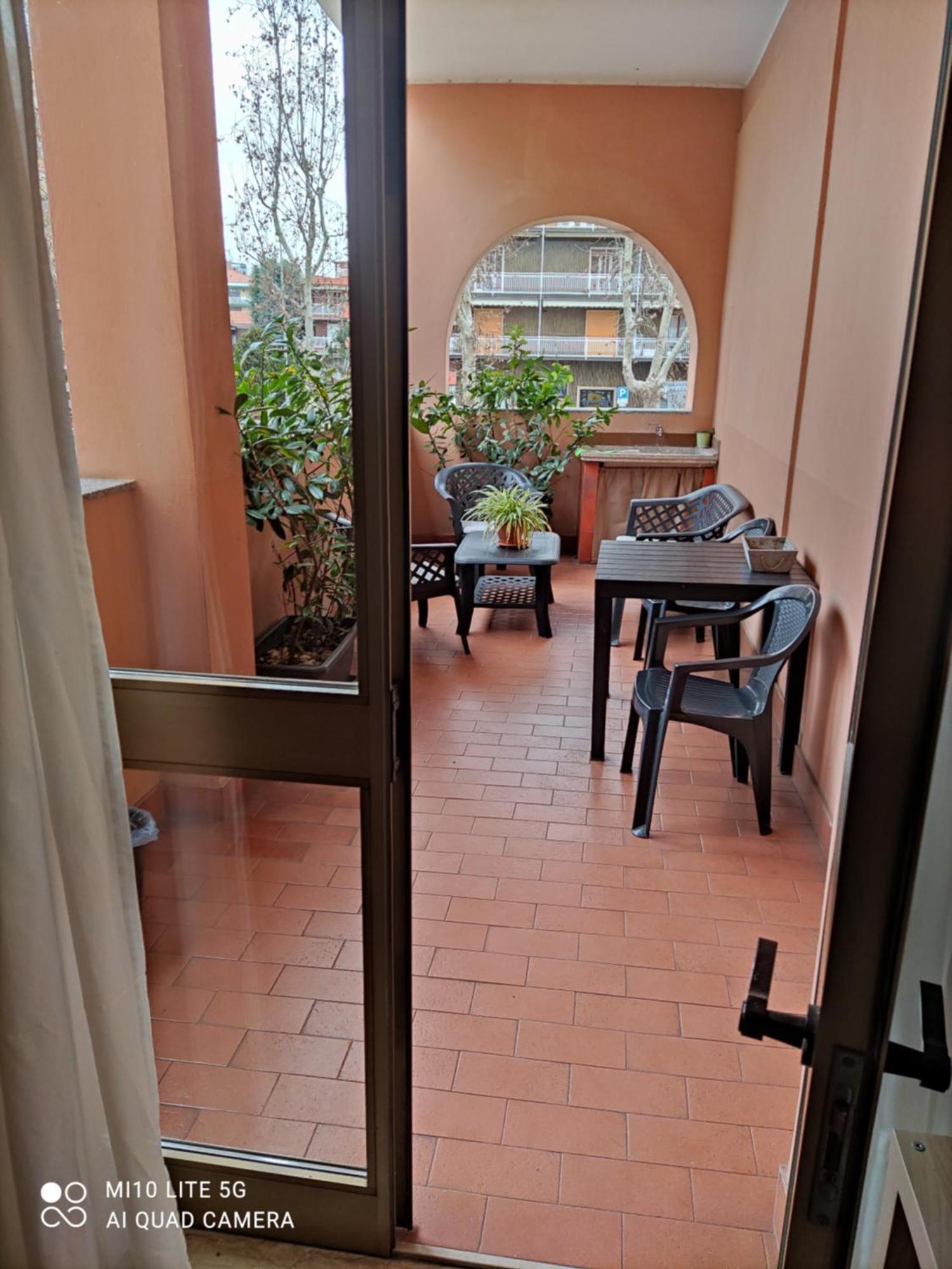Hostal D'Annunzio House Cesano Boscone Buitenkant foto