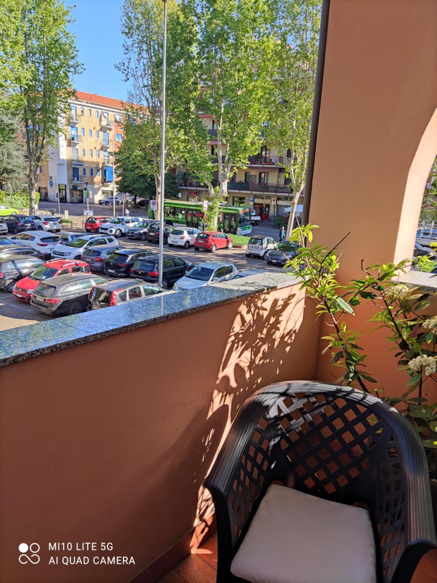 Hostal D'Annunzio House Cesano Boscone Buitenkant foto