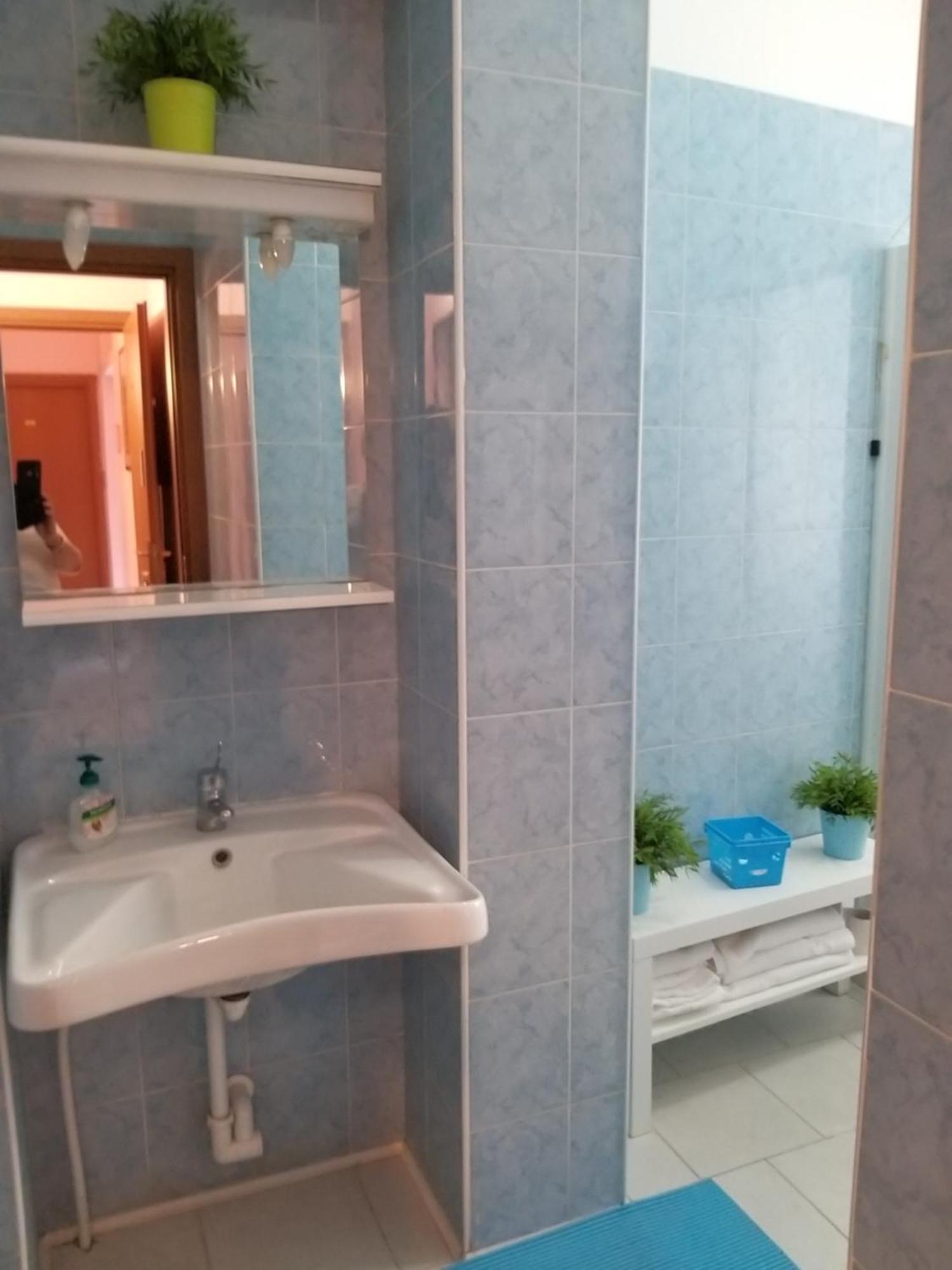Hostal D'Annunzio House Cesano Boscone Buitenkant foto
