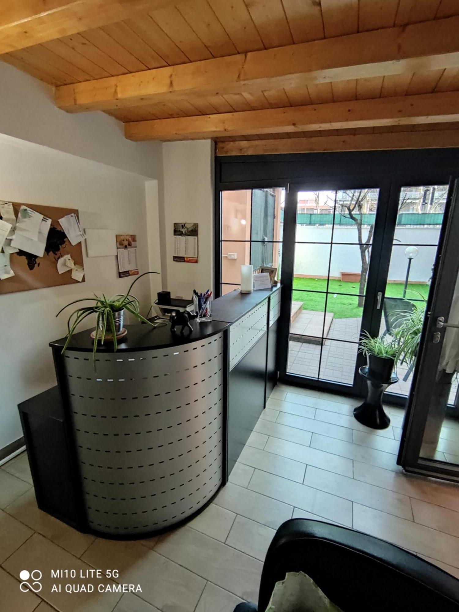 Hostal D'Annunzio House Cesano Boscone Buitenkant foto
